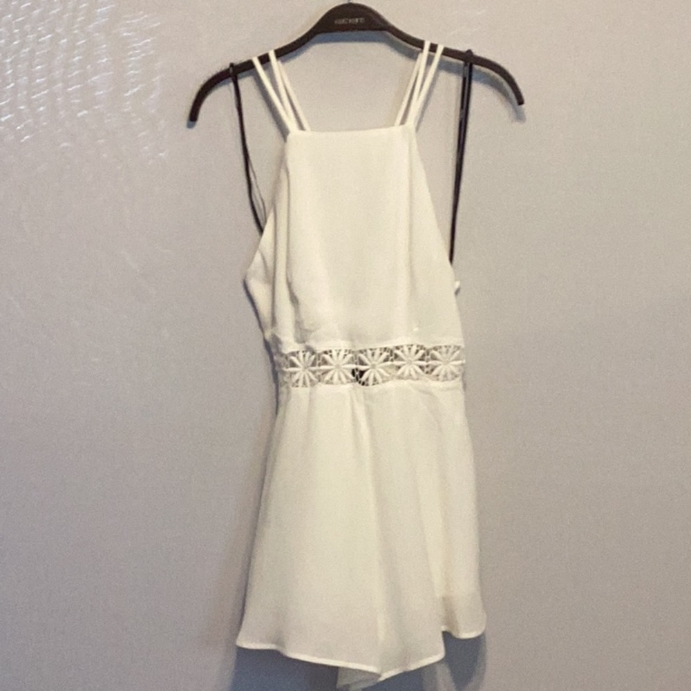 Forever 21 white backless crinkle fabric romper size small
